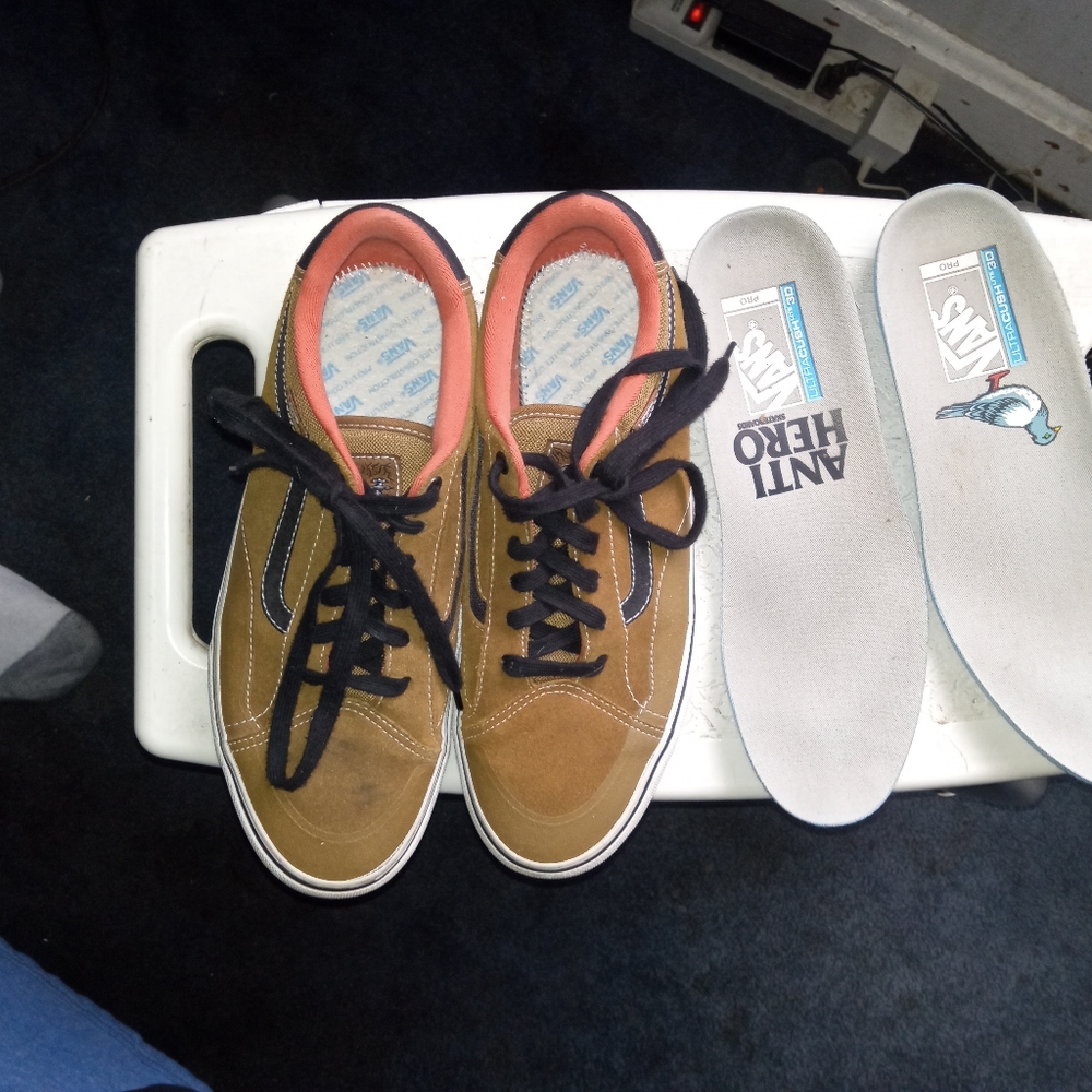 Vans anti hero TNT advanced